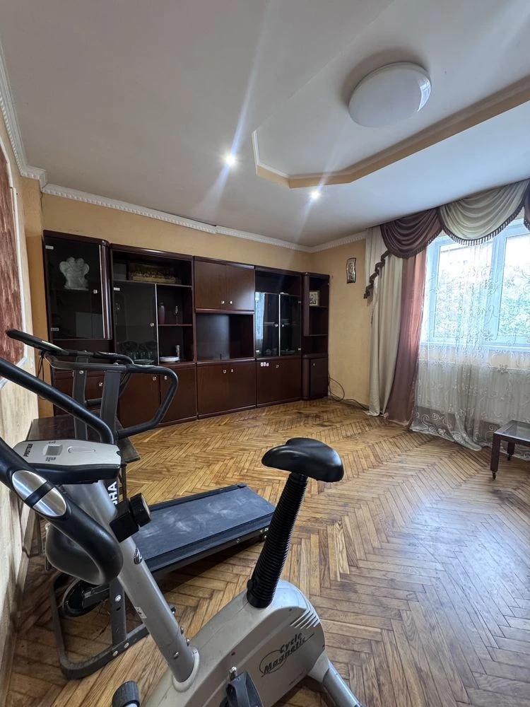 Продаю будинок в Івано-Франківську
