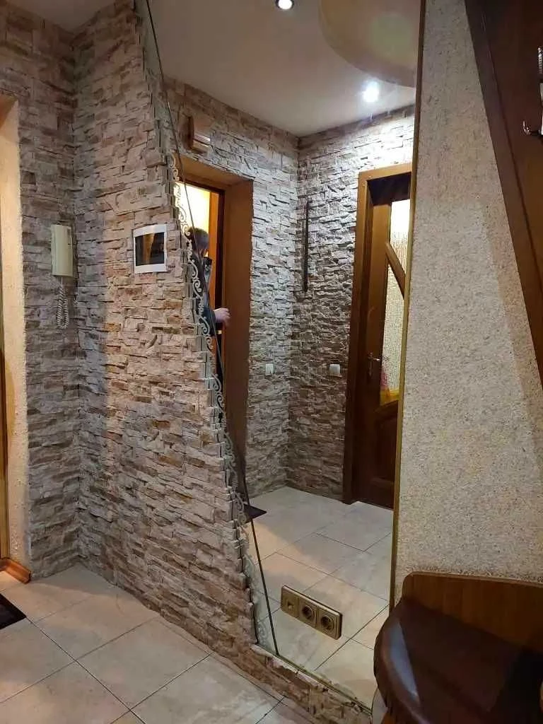 Продаж 2-кімнатної квартири по вул. Баяна СВІТЛО Є ЗАВЖДИ