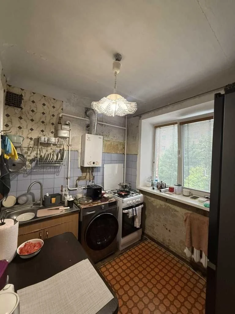 3к! квартира, Поділ, 2/5 поверх, 63 м2, цегла, легкий космет