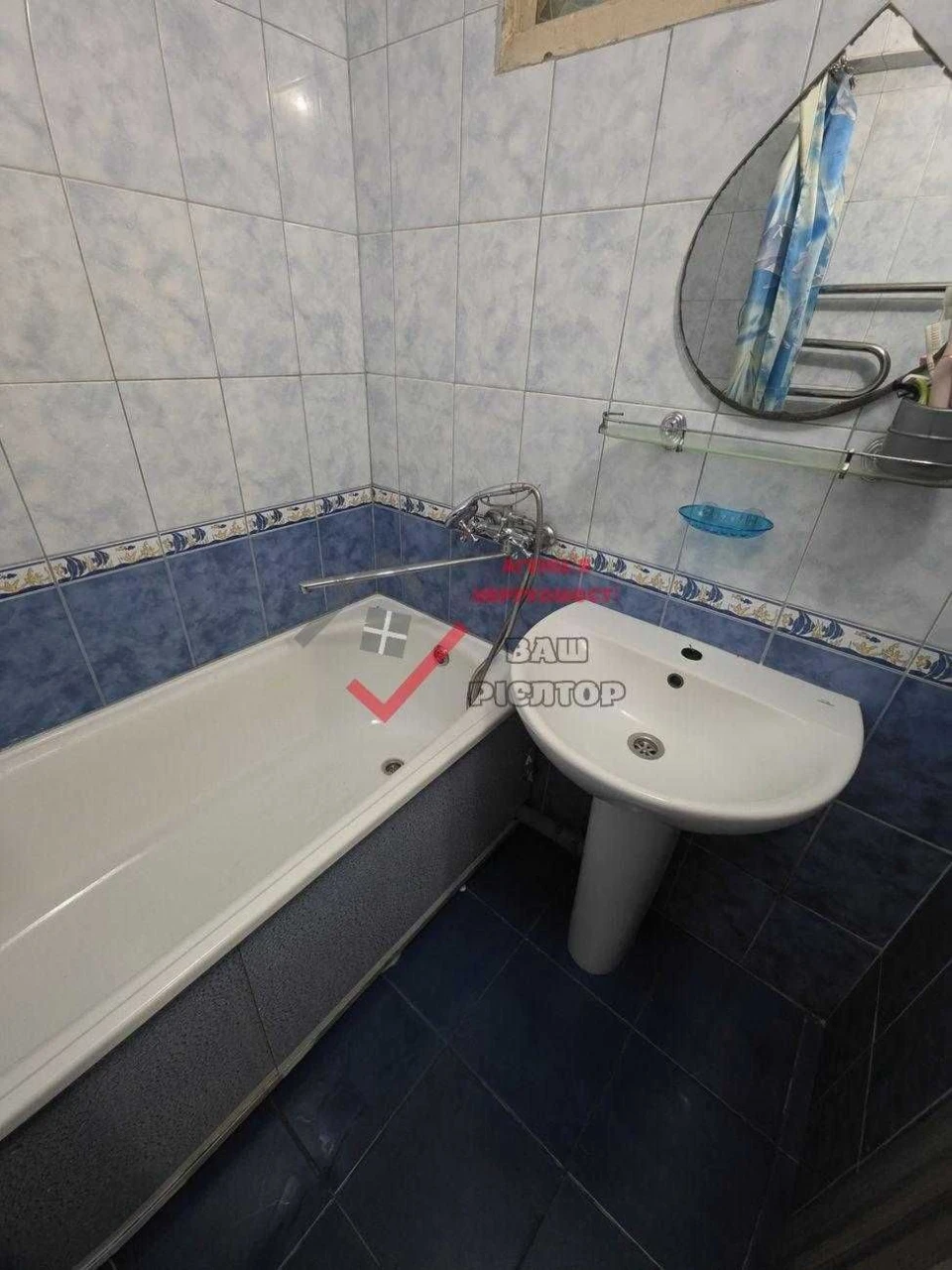 Продам затишну 2-кімнатну квартиру на Подолі