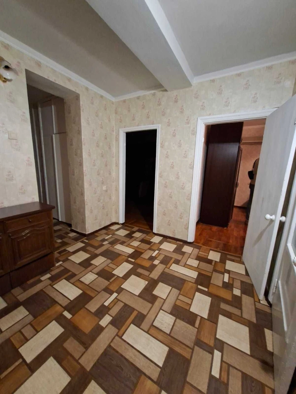 Продається 3-к квартира р-н Білої альтанки