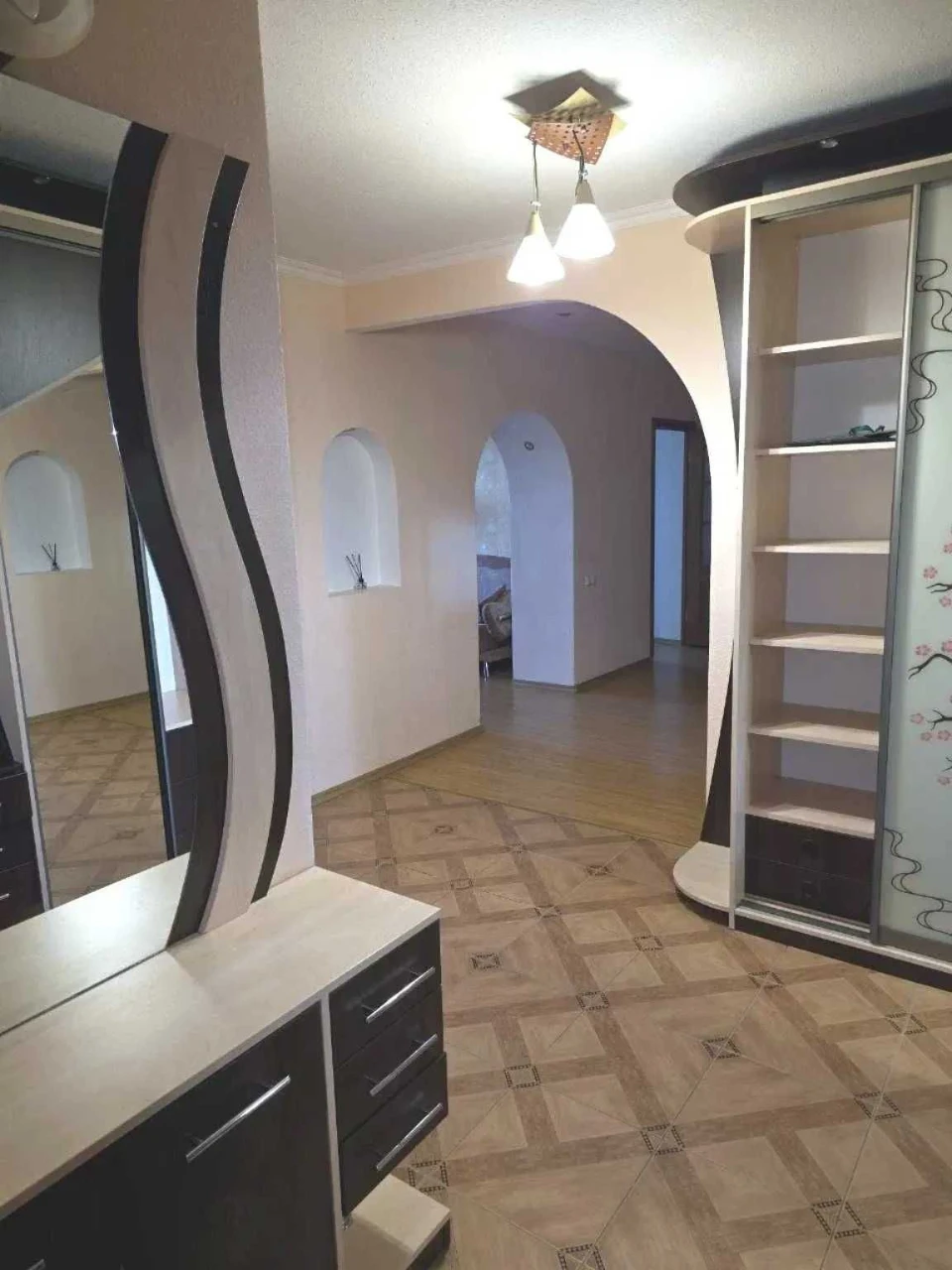 Продаж двокімнатної квартири в новобудові!! Автономне опален