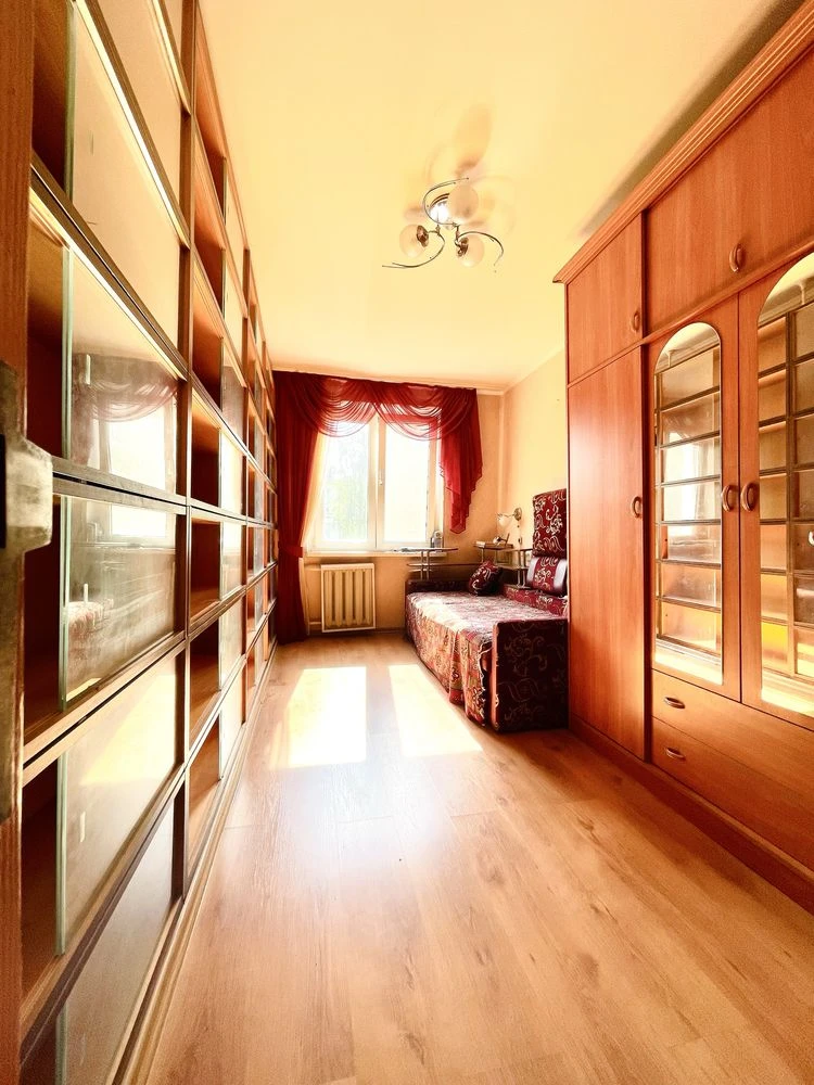 Продаж 2 кімнатної квартири м-н 23 вересня !