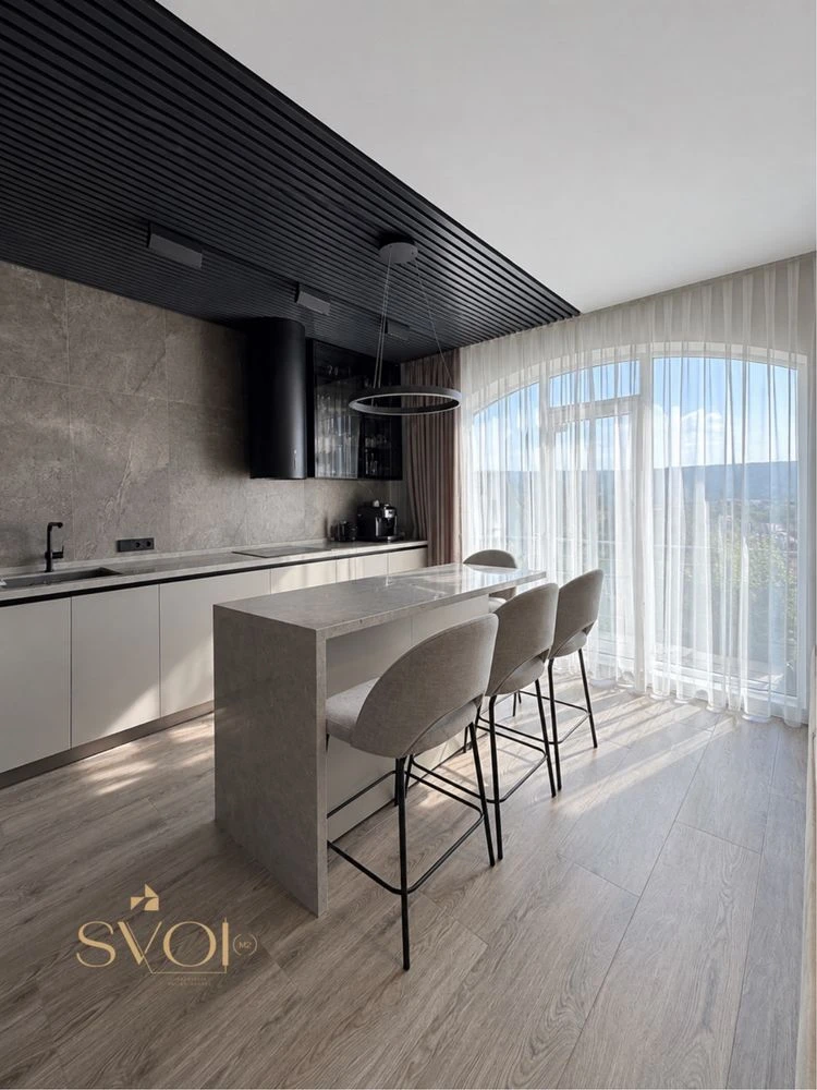 Продажа 2-х кім (100 м2 )  квартири в центрі Ужгорада