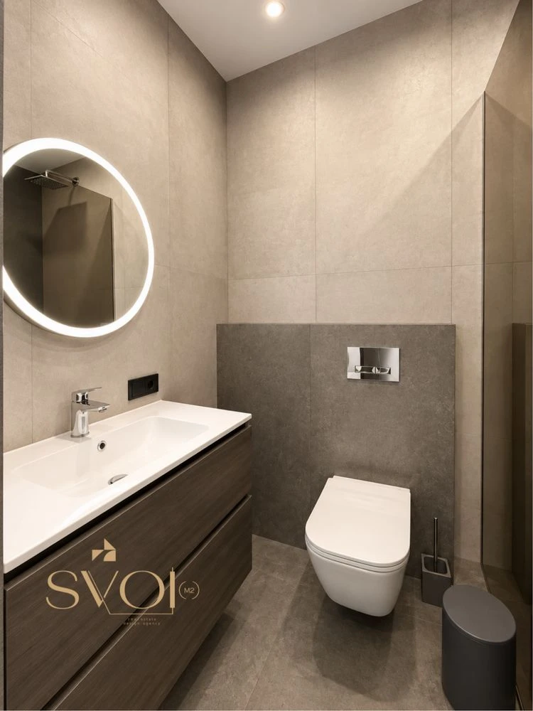 Продажа 2-х кім (100 м2 )  квартири в центрі Ужгорада