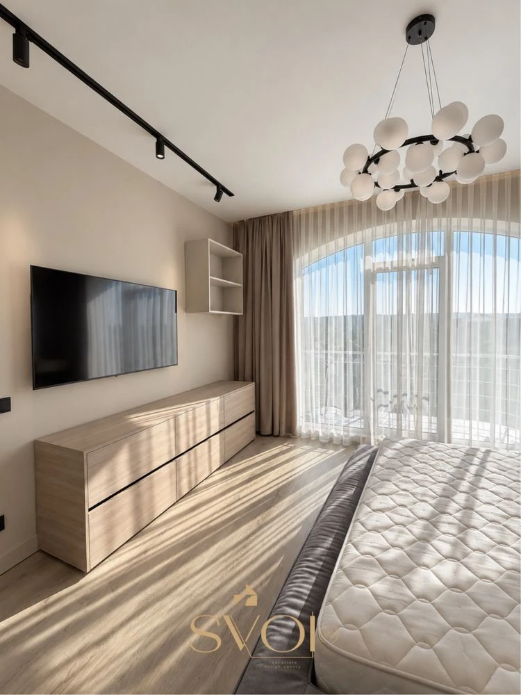 Продажа 2-х кім (100 м2 )  квартири в центрі Ужгорада