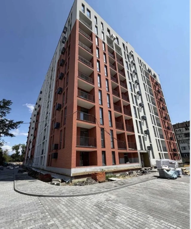 Продаж 2 - кімнатної квартири в ЖК Зоряний/ будинок введений