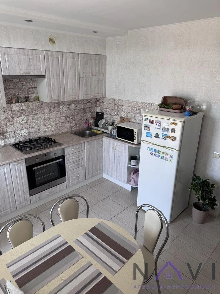 Продаж 2-кімнатної квартири, Новий р-н, біля Велмарту