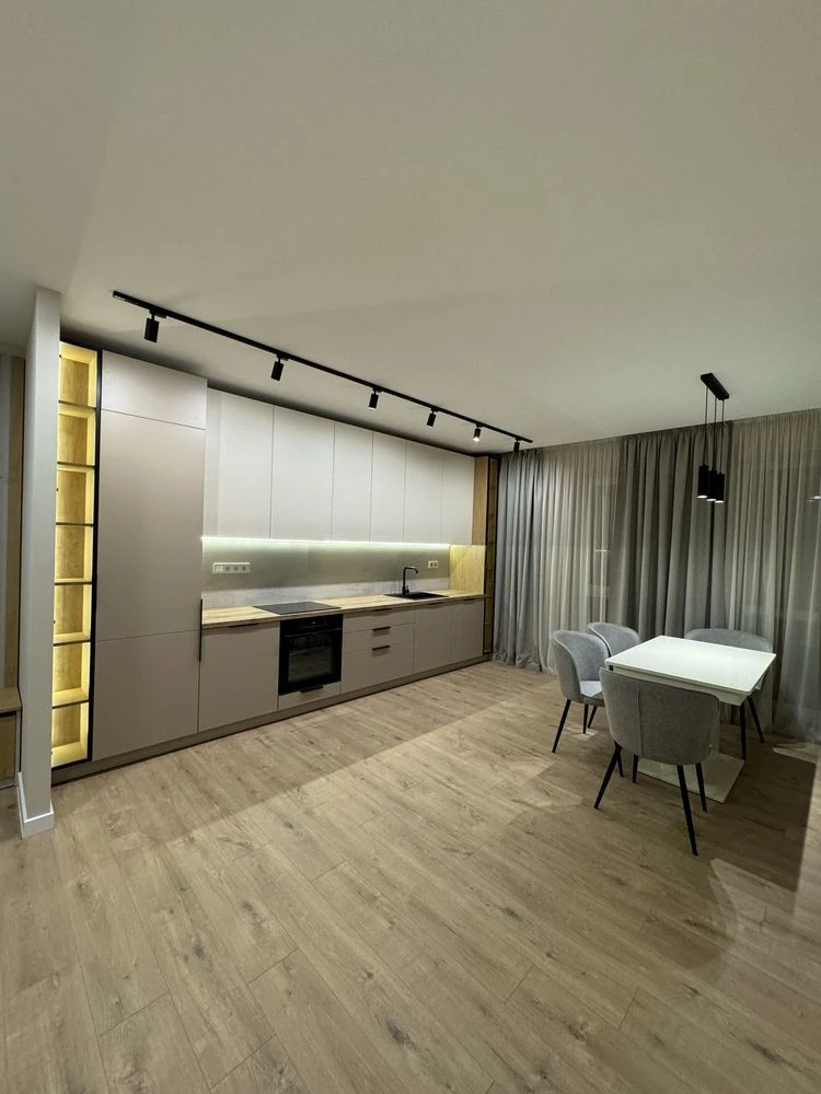 Продаж 2 - ух кімнатноі квартири в ЖК West Towers