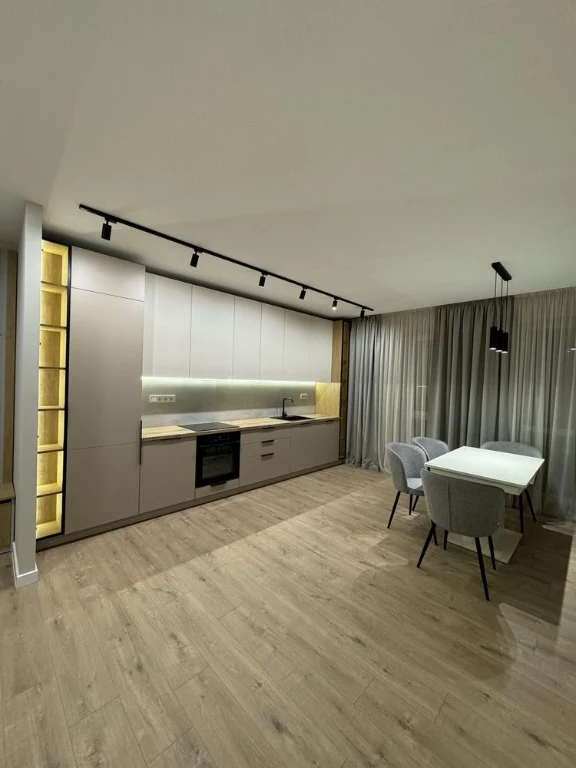 Продаж 2 - ух кімнатноі квартири в ЖК West Towers