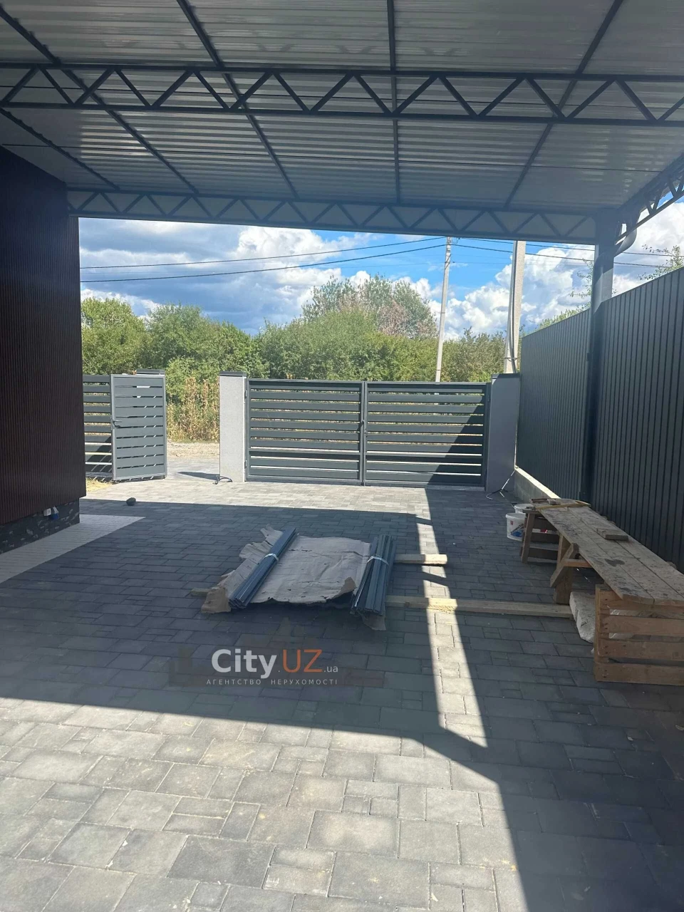 Продається якісний будинок в стилі хай тек