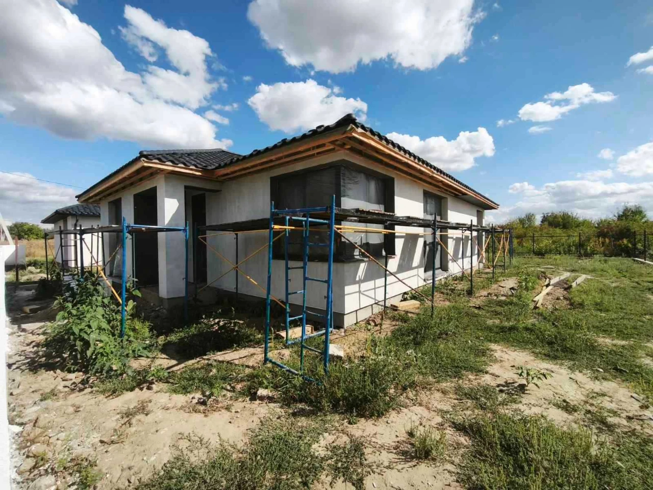 Продається одноповерховий будинок у стилі «американка» м. Уж