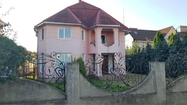 Продаж добротного будинку