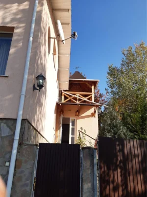 Продаж будинку біля лісу