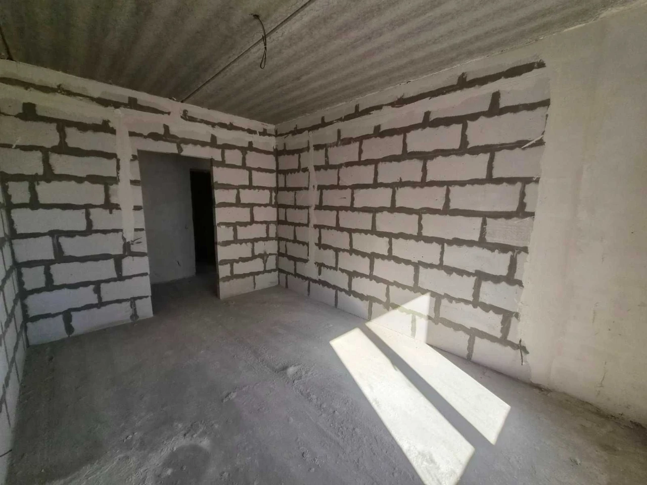 Продам за супер вигідною ціною здану 3к. ЖК зданий в 2026 ро