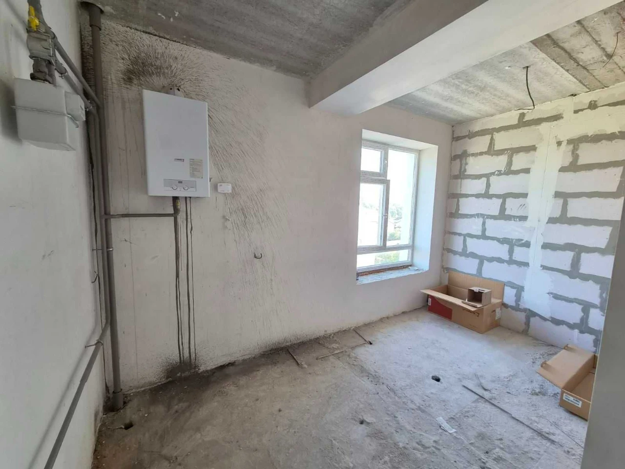 Продам за супер вигідною ціною здану 3к. ЖК зданий в 2026 ро