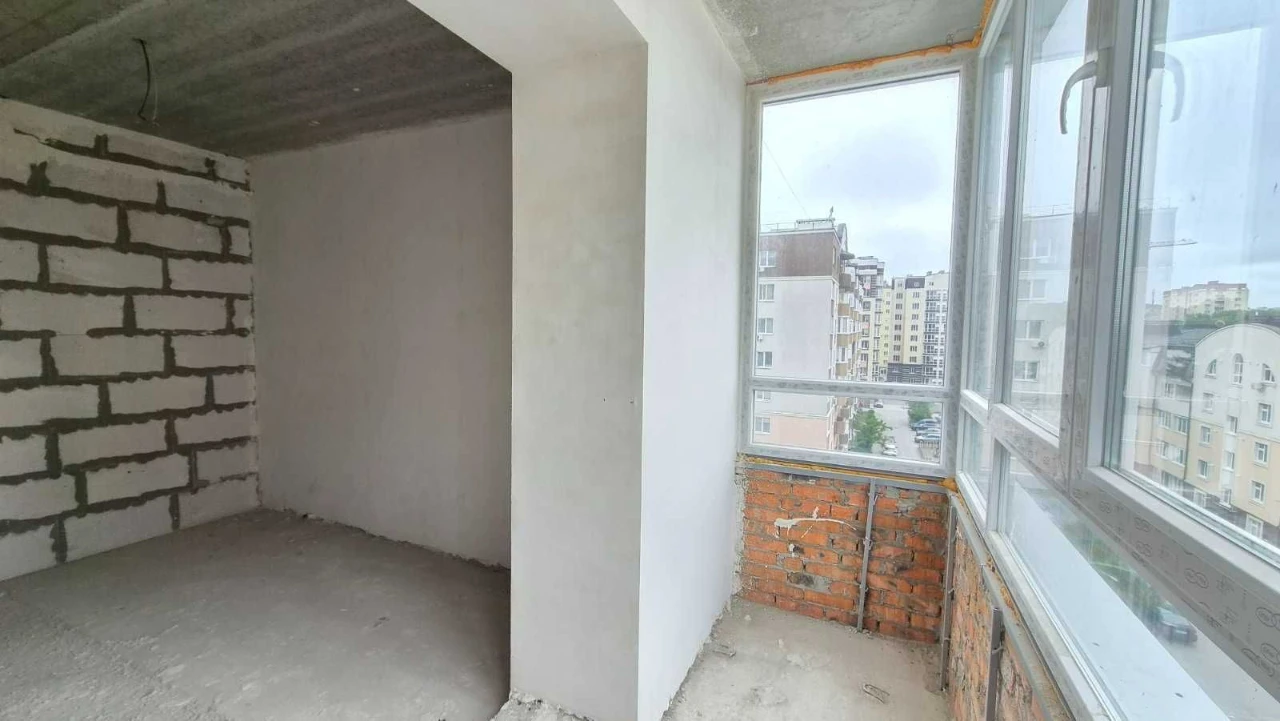 Продам за супер вигідною ціною здану 3к. ЖК зданий в 2026 ро