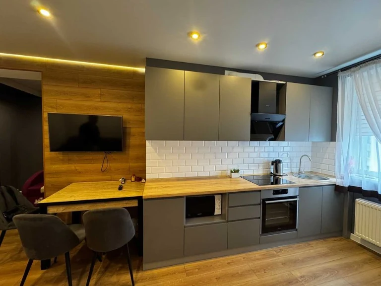 Selling a European-quality 2-room apartment with European-quality renovation in the Levad residential complex.