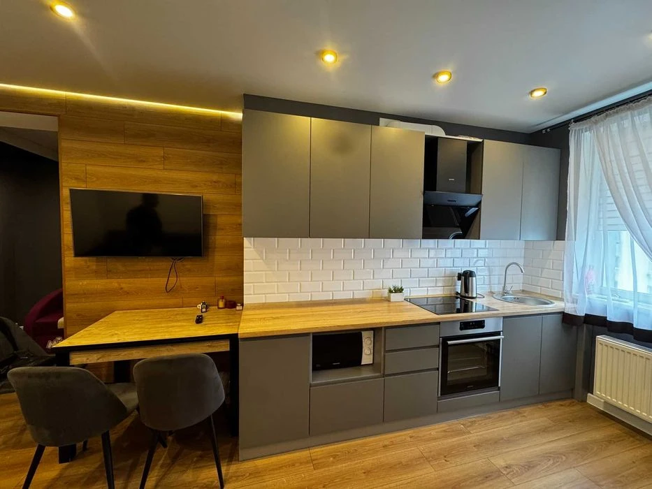 Selling a European-quality 2-room apartment with European-quality renovation in the Levad residential complex.