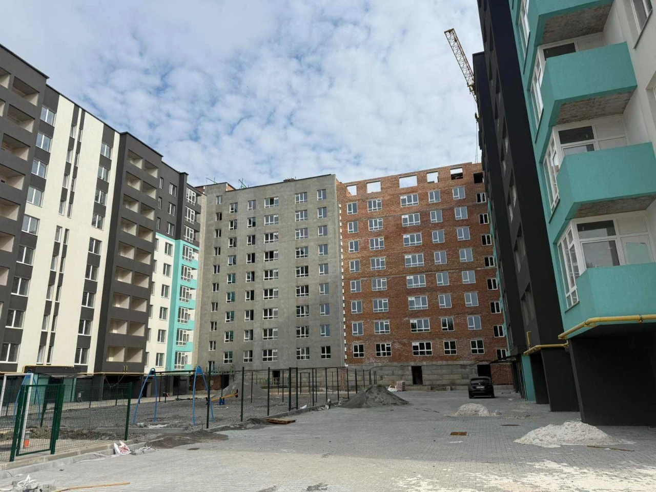 2к у New Riviera — 46,5 м², 4 поверх, не кутова ID:46895