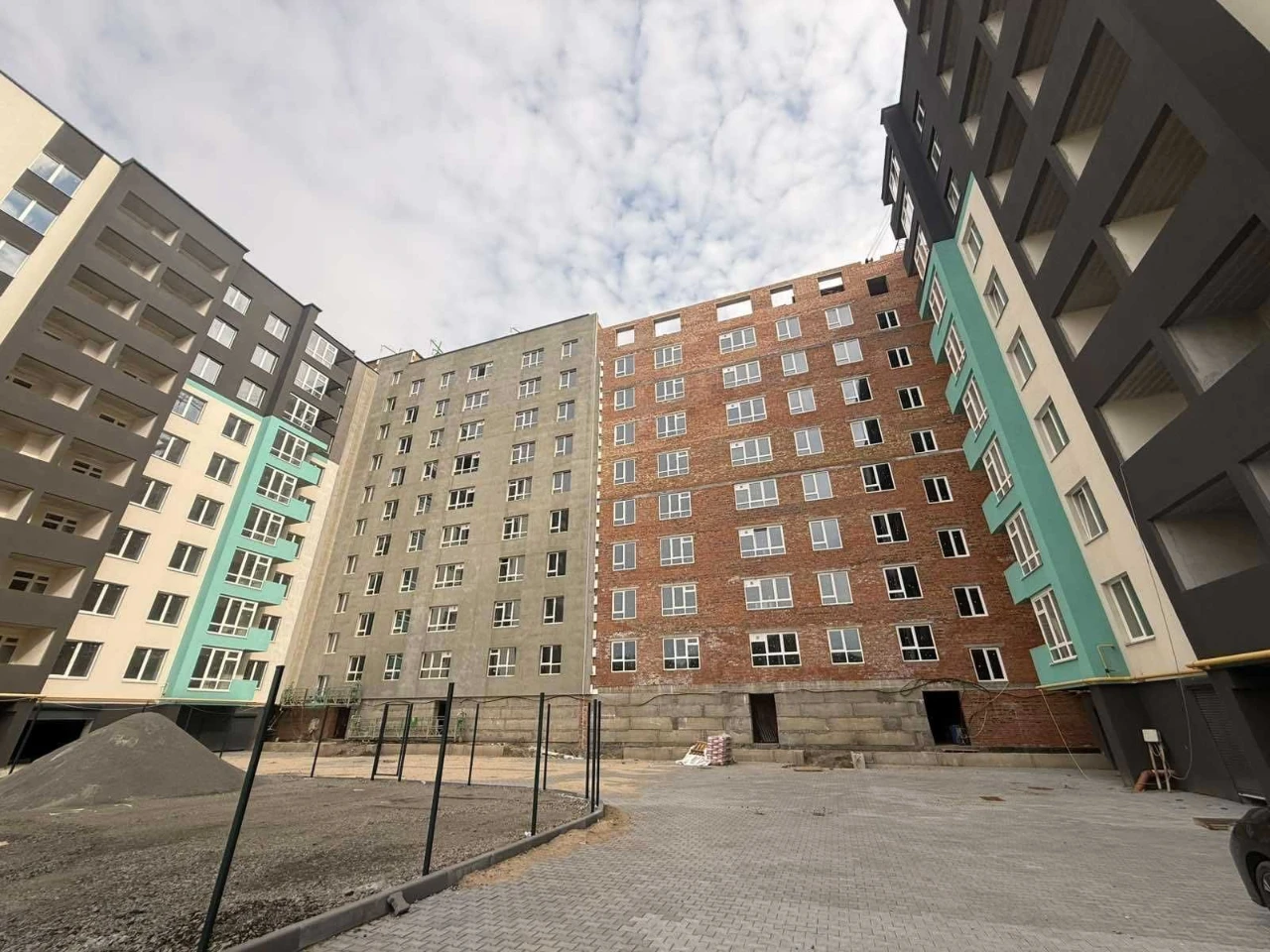 2к у New Riviera — 46,5 м², 4 поверх, не кутова ID:46895