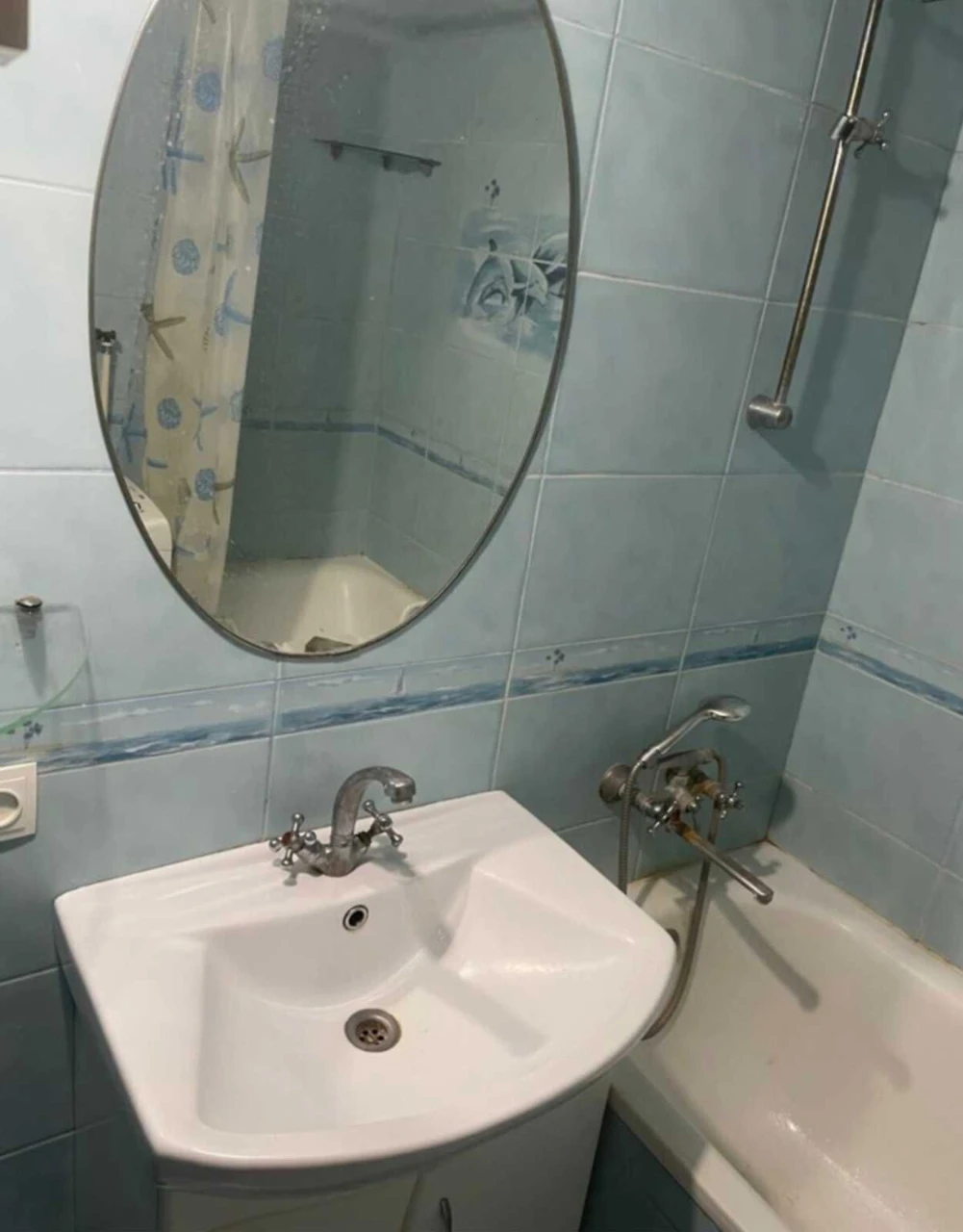 Продам 3- кімнатну квартиру, площа63 м², мікрорайон  Раково,
