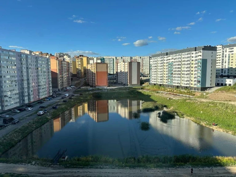 Продаж 3 к новобудови на Озерній