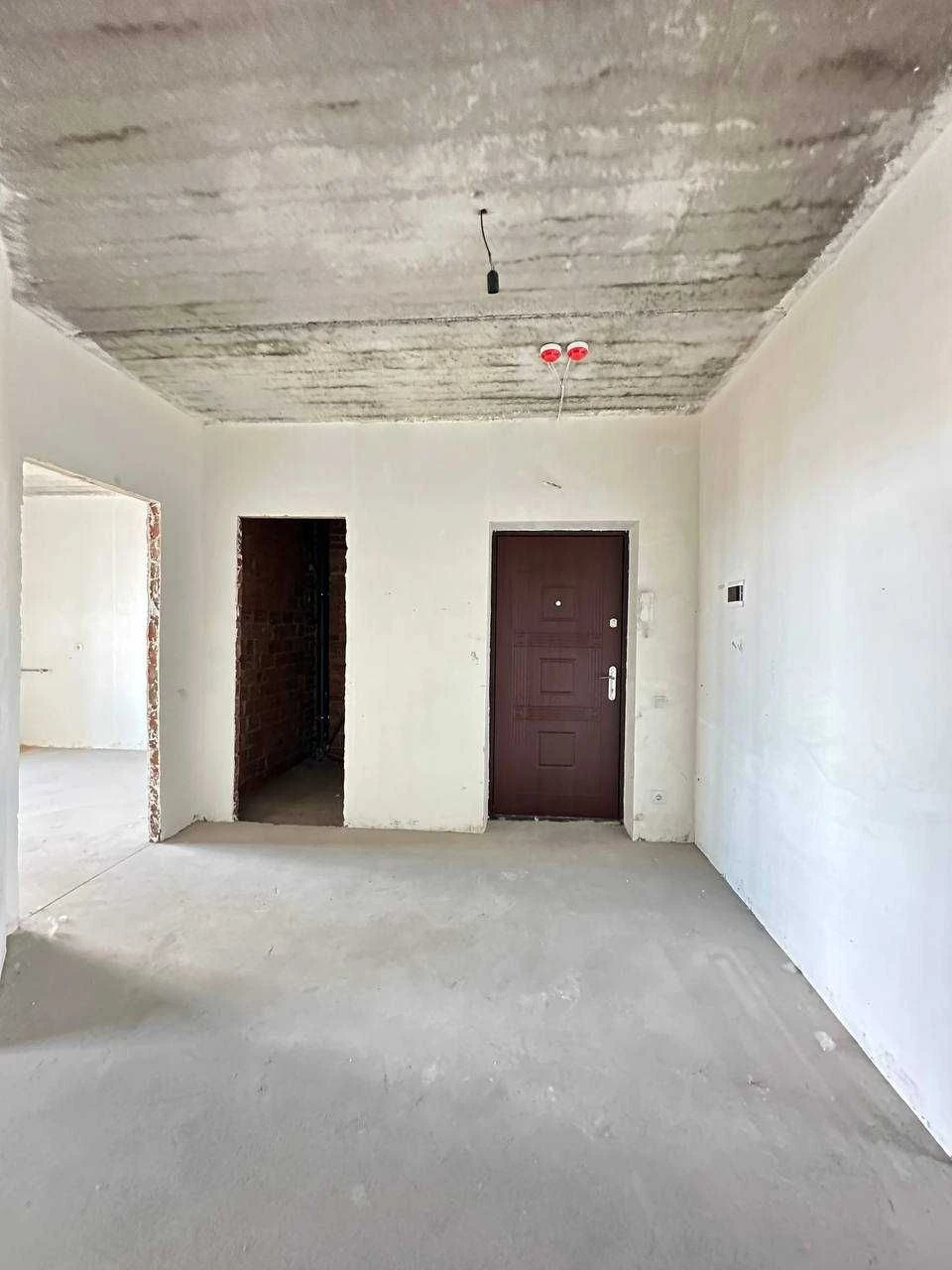 продаж дворівневої 4к квартири . Центр