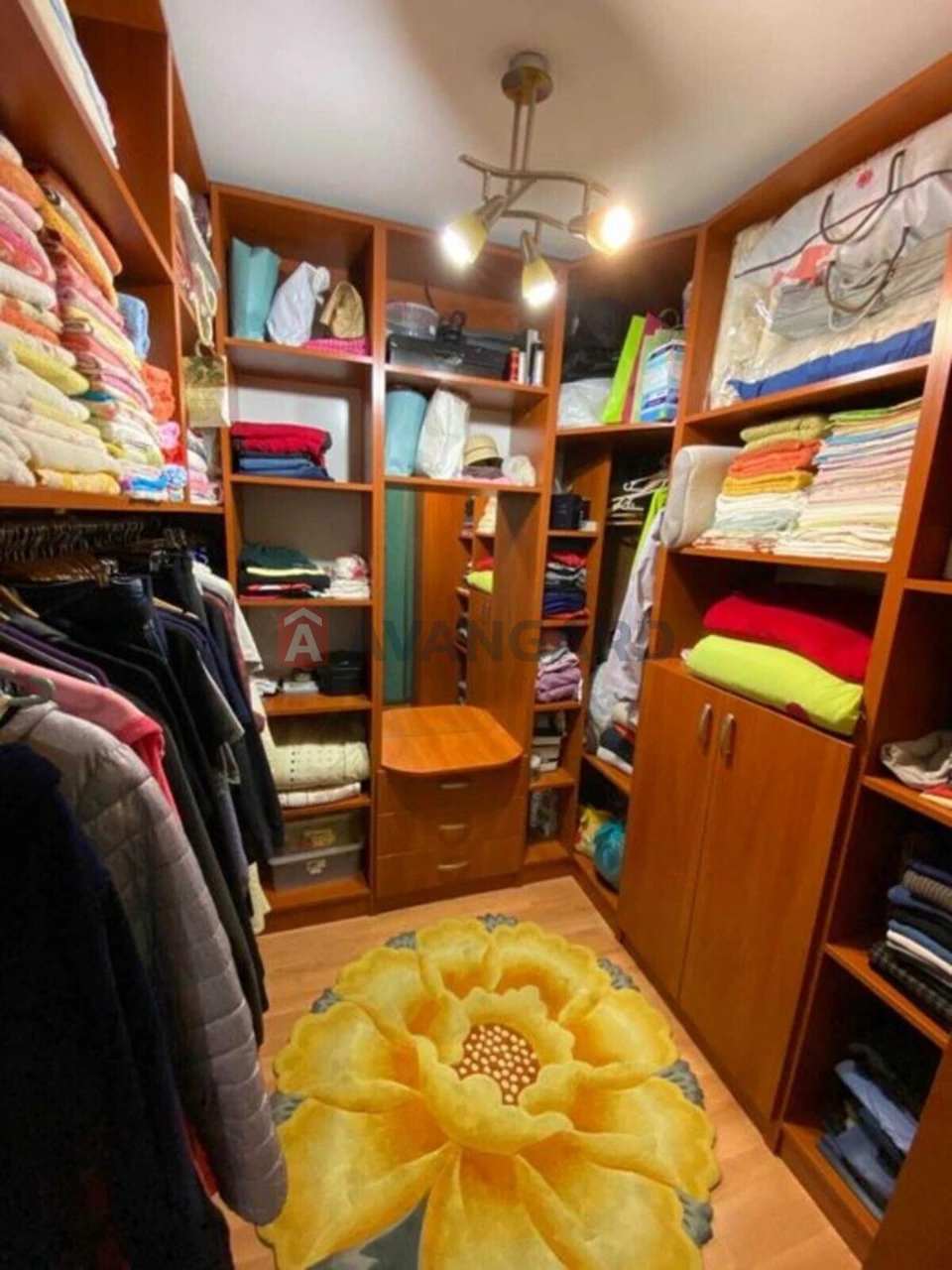 Продаж 3к квартири