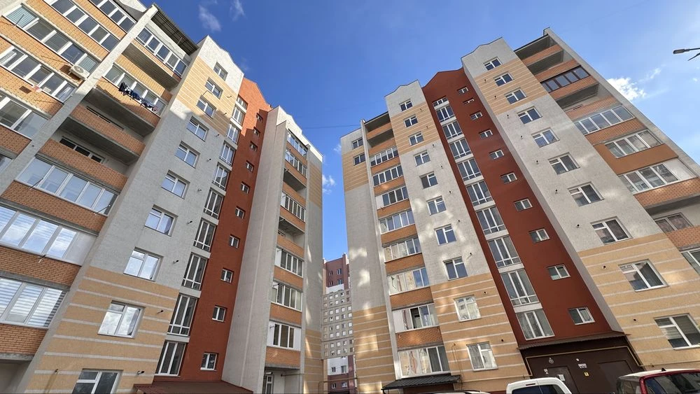Продаж дворівневої квартири мікрорайн виставка поруч з озеро