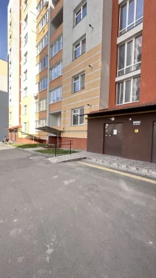 Продаж дворівневої квартири мікрорайн виставка поруч з озеро