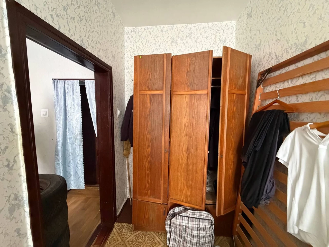 Продам 2 кімнати в гуртожитку в гарному стані 46883 R003