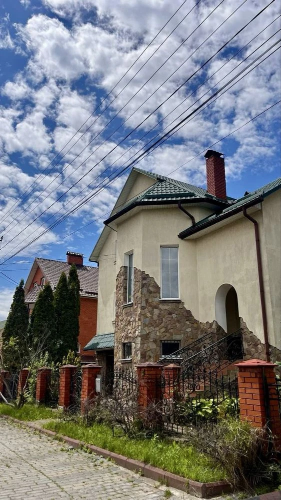 Продаж будинок центр міста