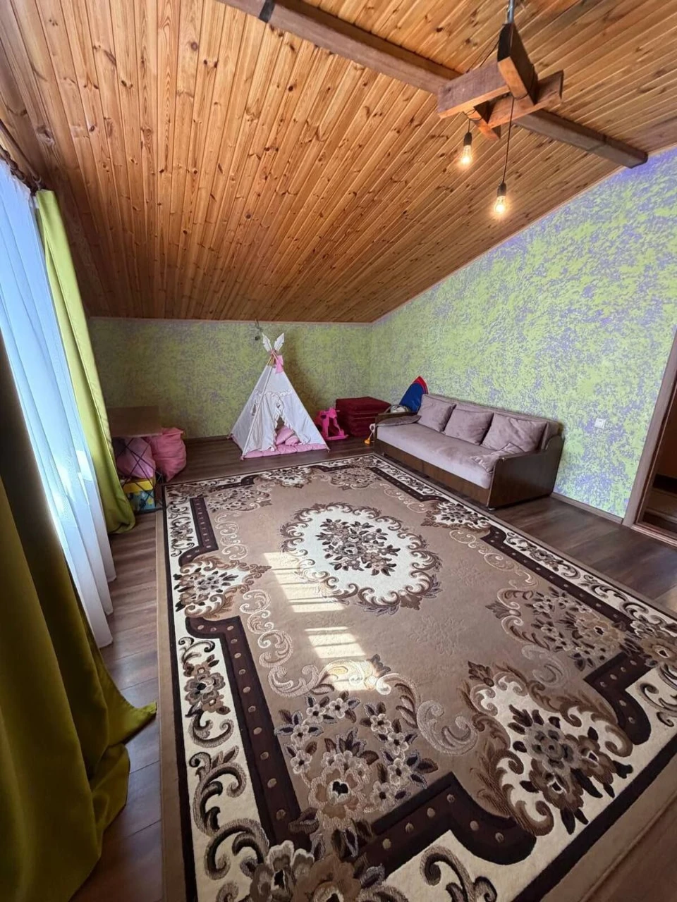 Просторий сучасний будинок 250 м² з євроремонтом в Ружи