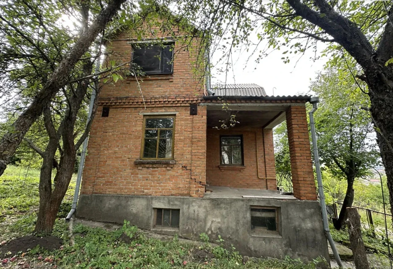 ТЕРМІНОВИЙ ПРОДАЖ БУДИНКУ З ГАРАЖЕМ 46800 R003