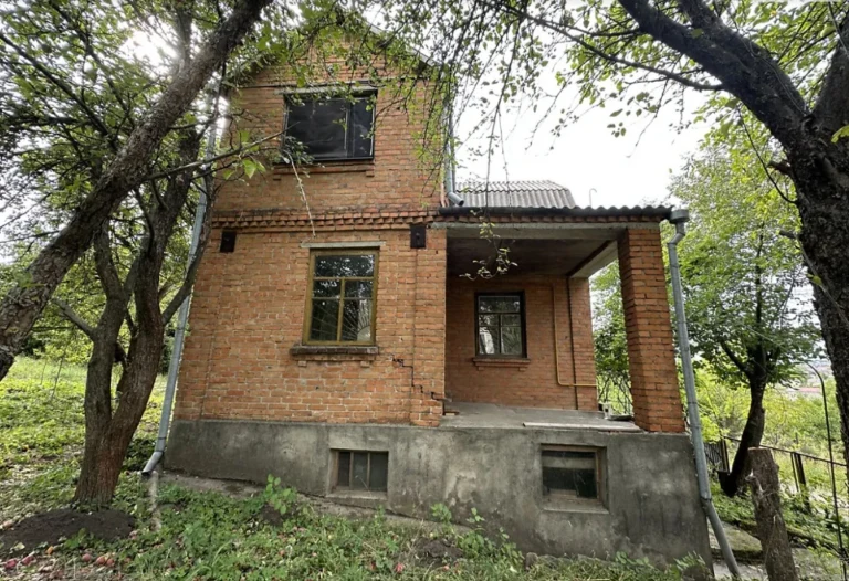 ТЕРМІНОВИЙ ПРОДАЖ БУДИНКУ З ГАРАЖЕМ 46800 R003