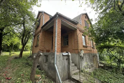 ТЕРМІНОВИЙ ПРОДАЖ БУДИНКУ З ГАРАЖЕМ 46800 R003