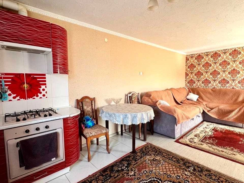 Будинок. Хмельницький, Молочний пров.
