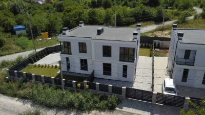 Продаж котедж з власною ділянкою