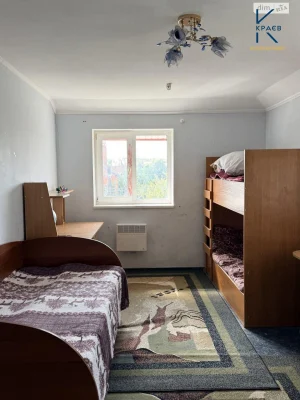Продаж будинку 680 м2 з ділянкою на 21 сотка