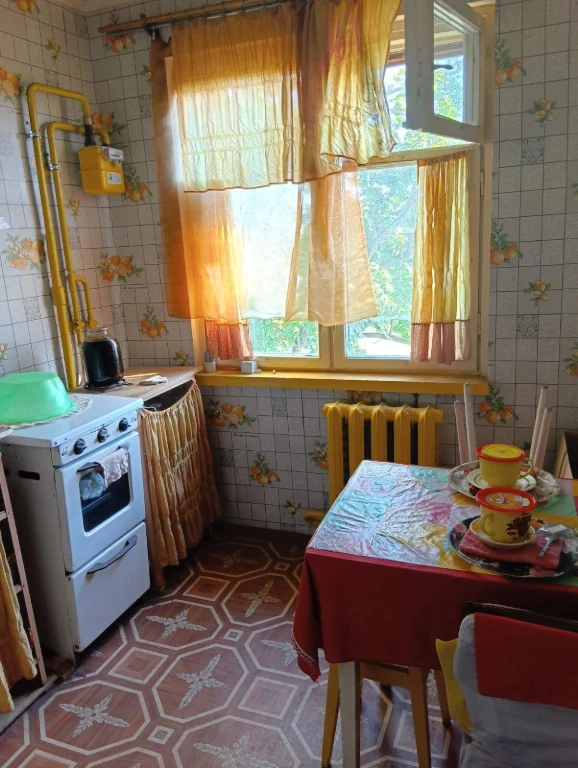 продам 1 кімн квартиру в центрі