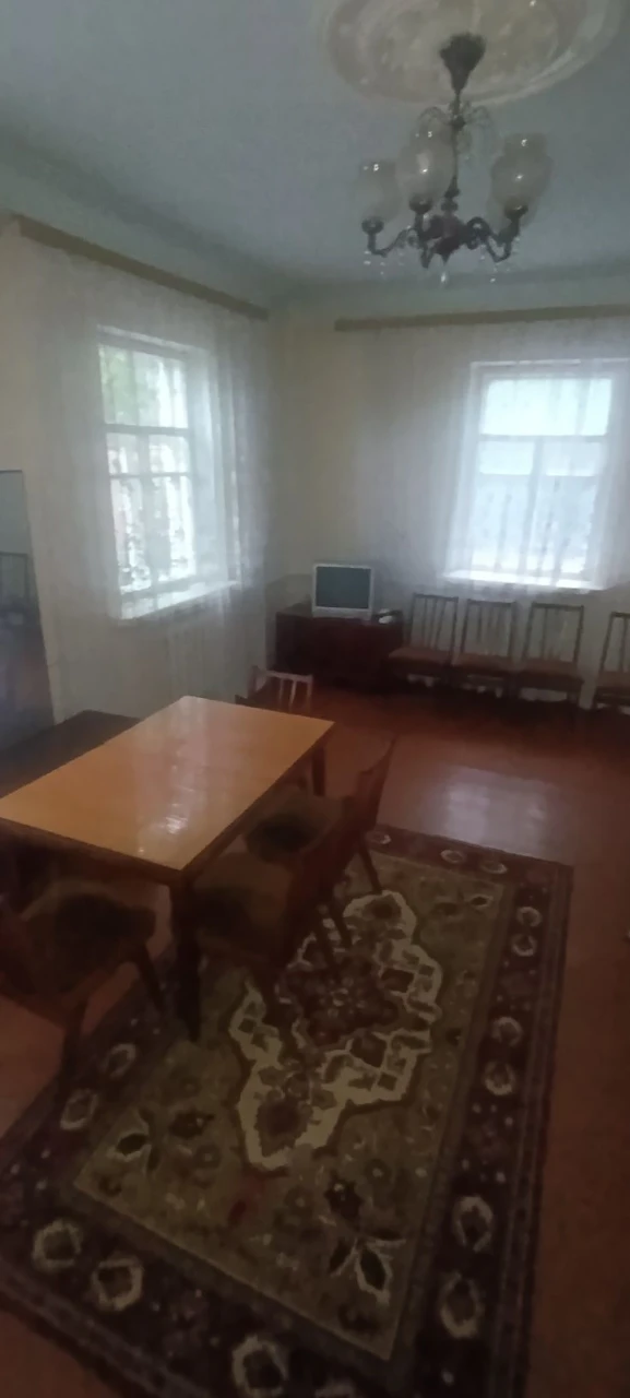 Продається частина будинку вул Миру,