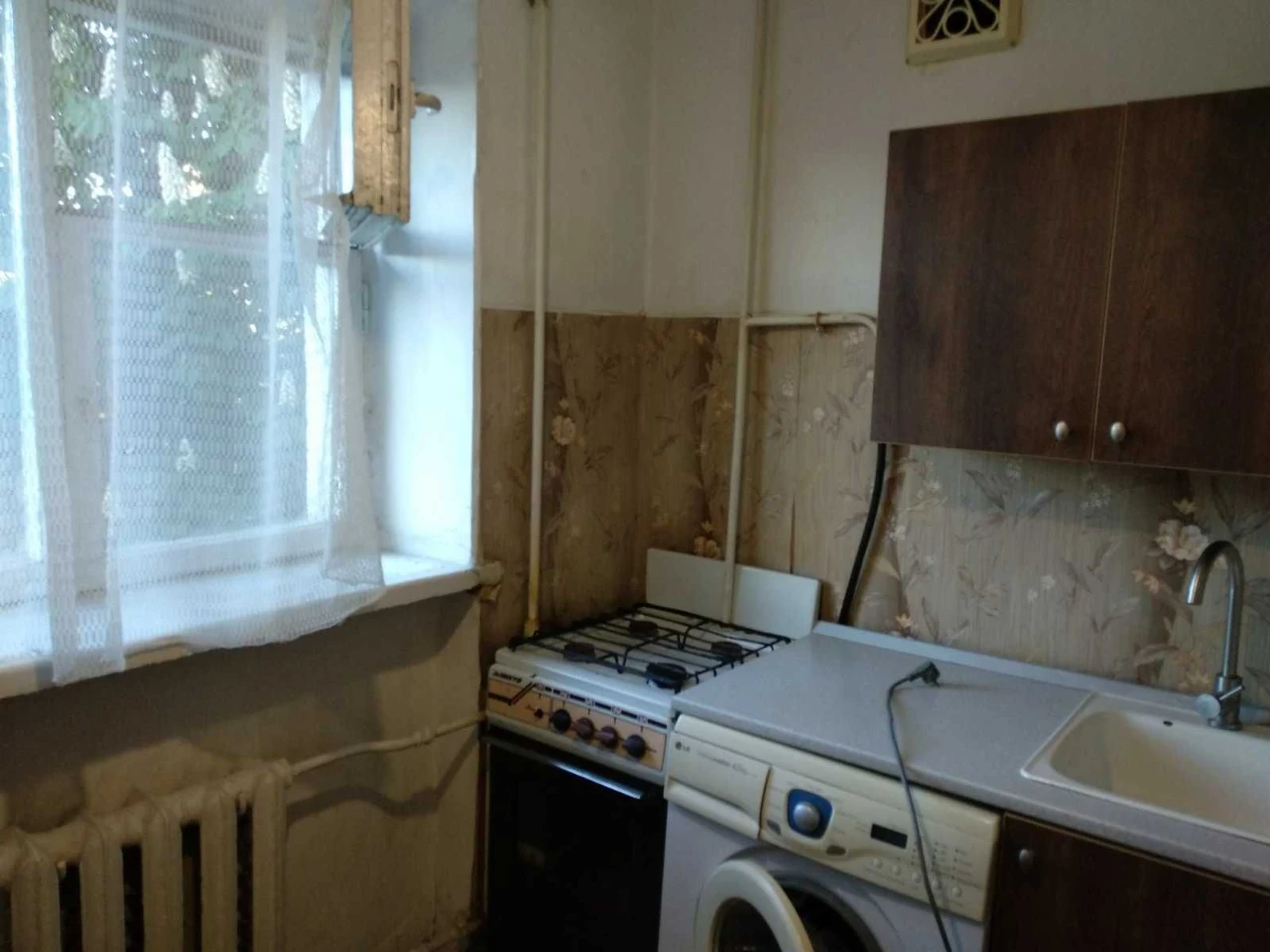 Продам 1- кімн. кв. по вул. Солом'янська, р-н "Депот". Прцює