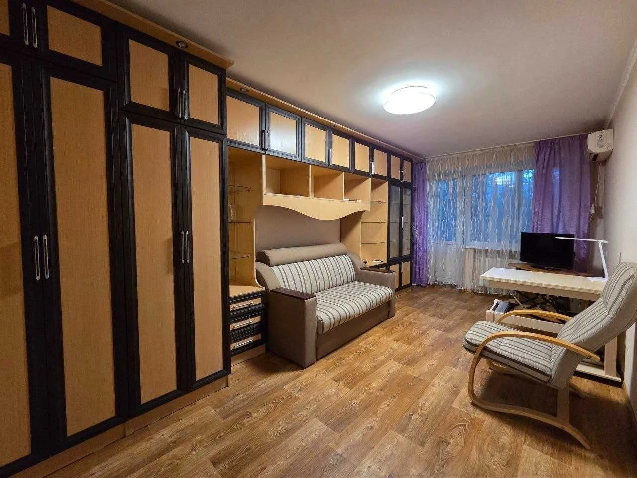 Продаж 2-кімнатої квартири в спальному р-ні Д