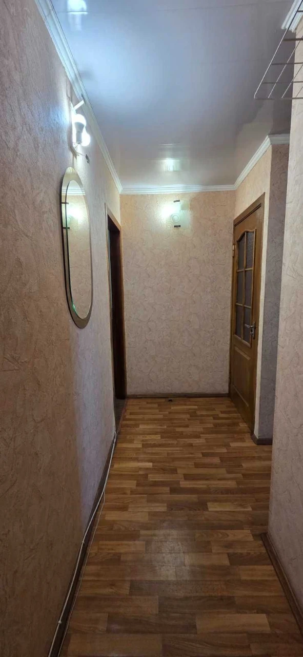Продається 2-х кімнатна квартира, у тихому районі міста  ( в