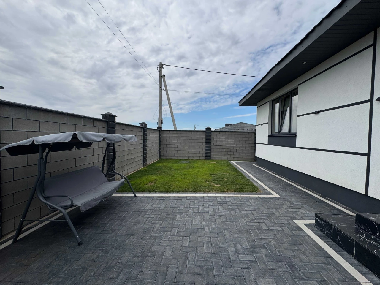 Продам будинок на масиві Макарова, 97 м², ремонт, 4.5 сотки