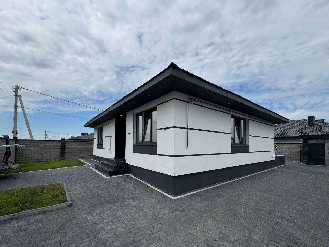 Продам будинок на масиві Макарова, 97 м², ремонт, 4.5 сотки