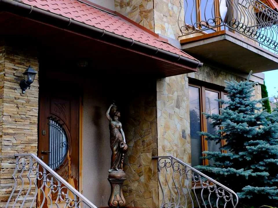 Будинок. Рівне, корнинська