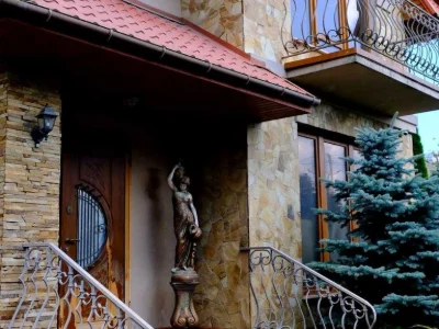 Будинок. Рівне, корнинська