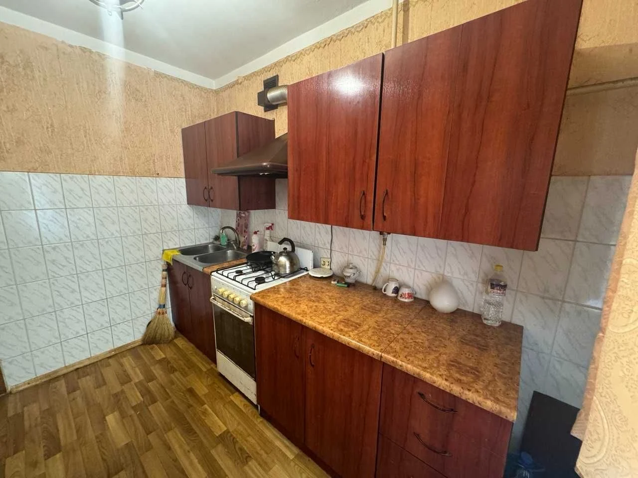Продаю 2-комнатную квартиру на Пр Мира (р-н РОВД)и1